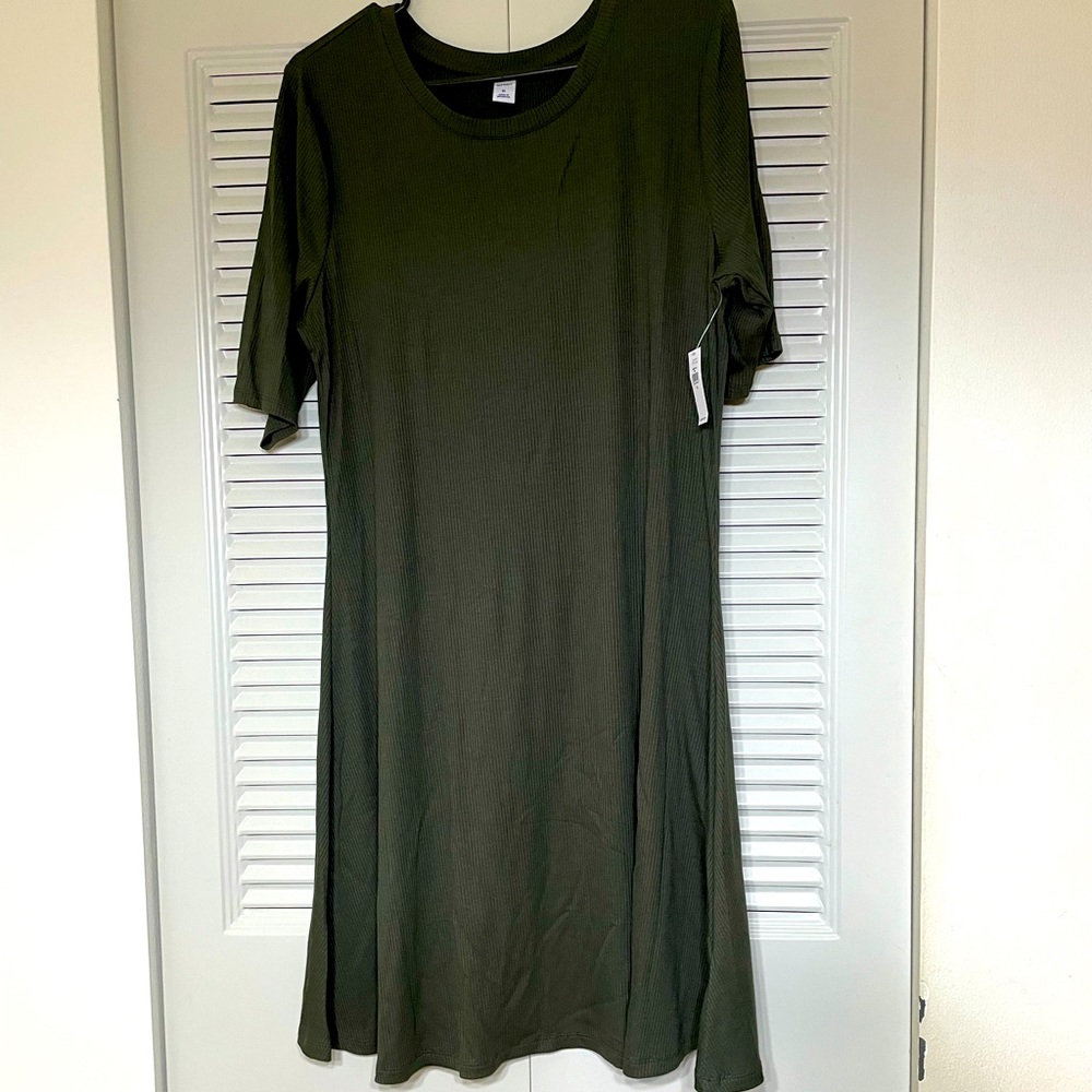 Old Navy dark green ribbed swing dress. NWT